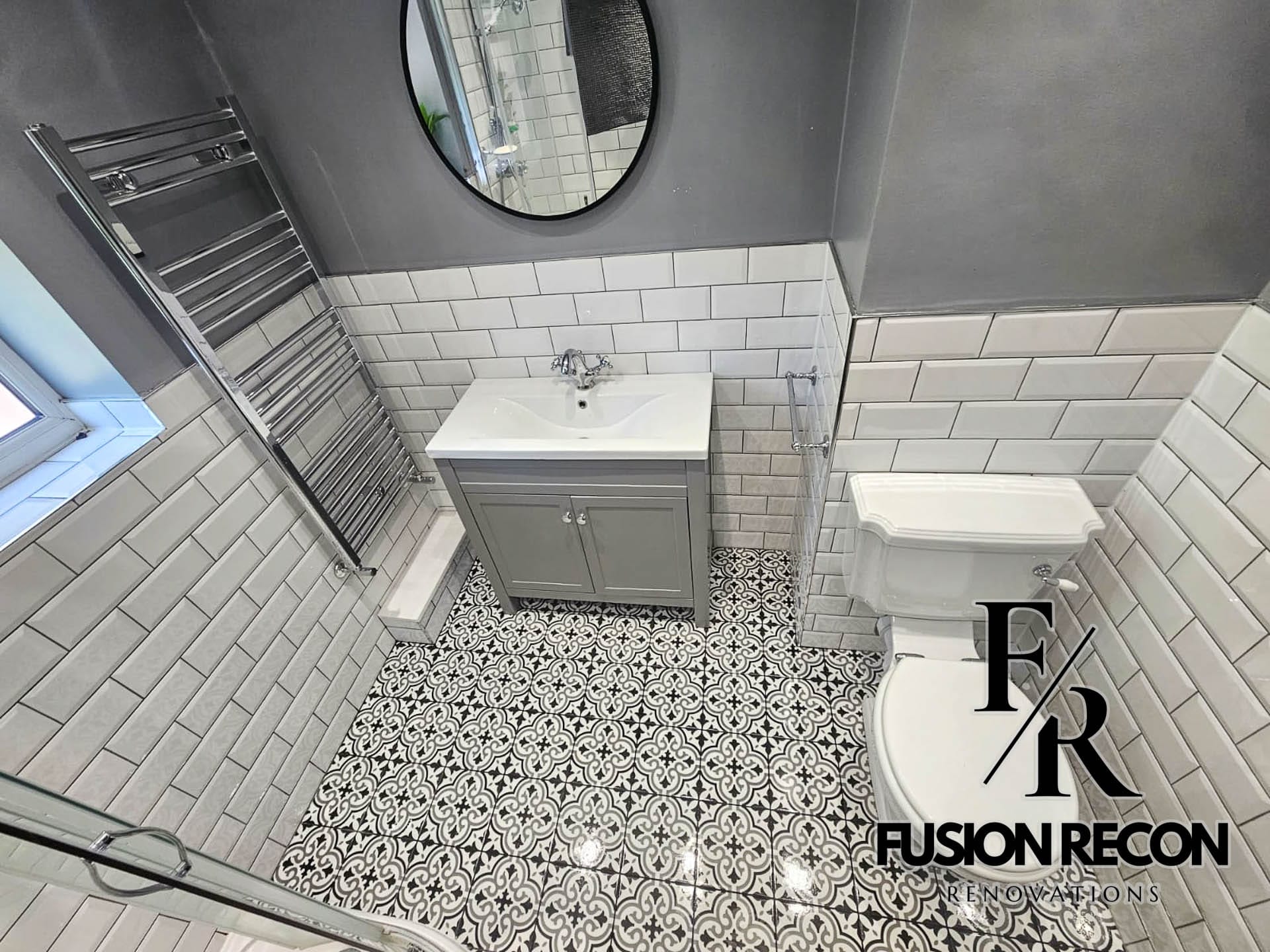 Bathroom design with classic white metro tiles and modern fixtures – Chelsea SW3